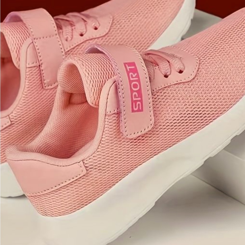 $12 Shoes Size 7